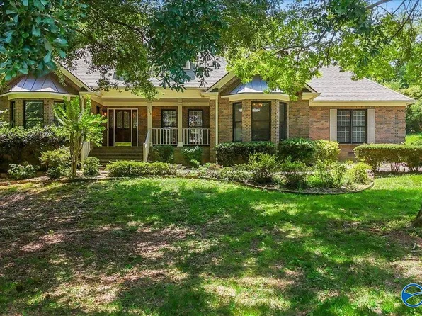 4818 Cove Creek Dr SE, Brownsboro, AL 35741