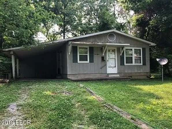 215 N 4th St, Mount Vernon, IL 62864