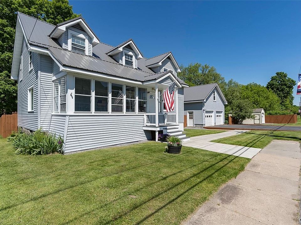 1st image of 41 Riverside Dr
