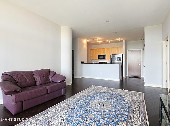 5th image of 1322 S Prairie Ave Unit 406