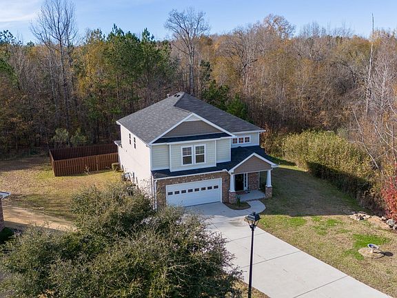 2nd image of 734 Oakwood Court