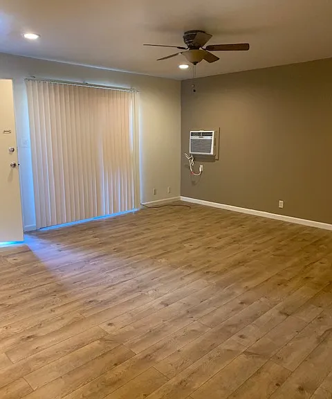 Ellis Park Apartments — Photo 19