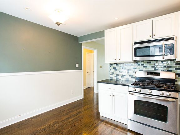 3rd image of 50 Woodlawn Ave #4