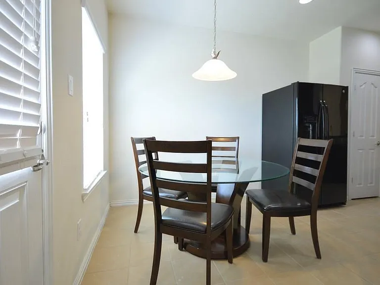 2727 Lakecrest River Dr — Photo 12