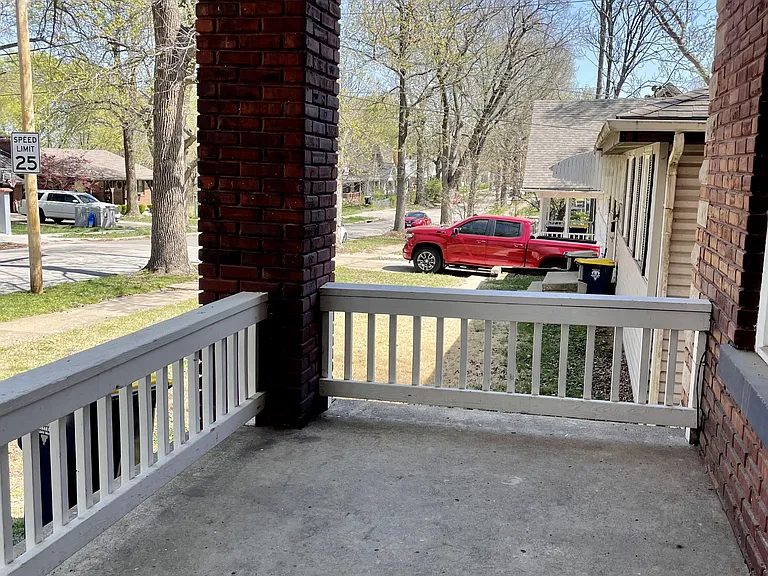 3921 Norledge Ave #1E — Photo 19