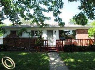 8224 Margaret St, Taylor, MI 48180