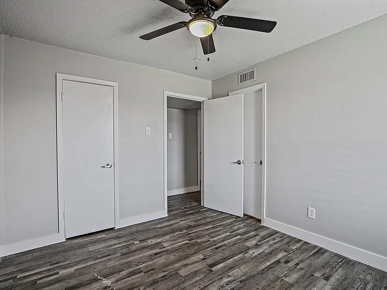 The Flats on Handley — Photo 87