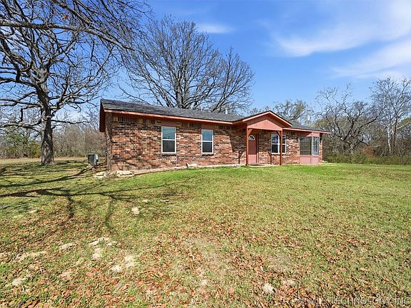 3rd image of 1880 McIntosh Rd