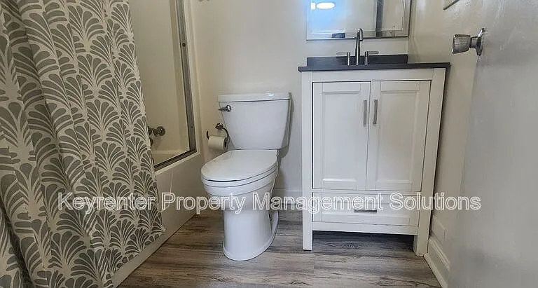 825 Highland Ave — Photo 25