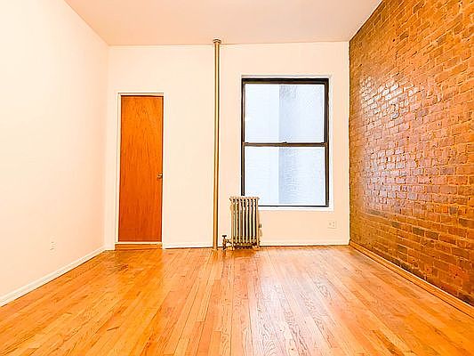 5th image of 446 W 58th St APT 4W