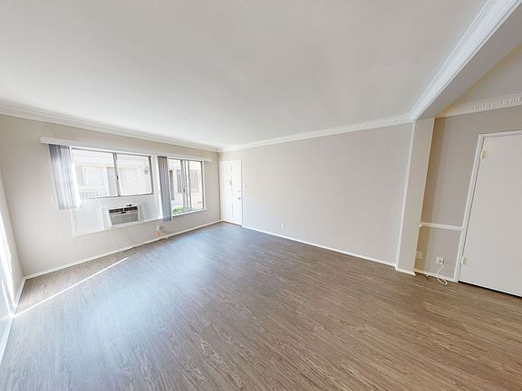 2nd image of 5309 Whitsett Ave #5315