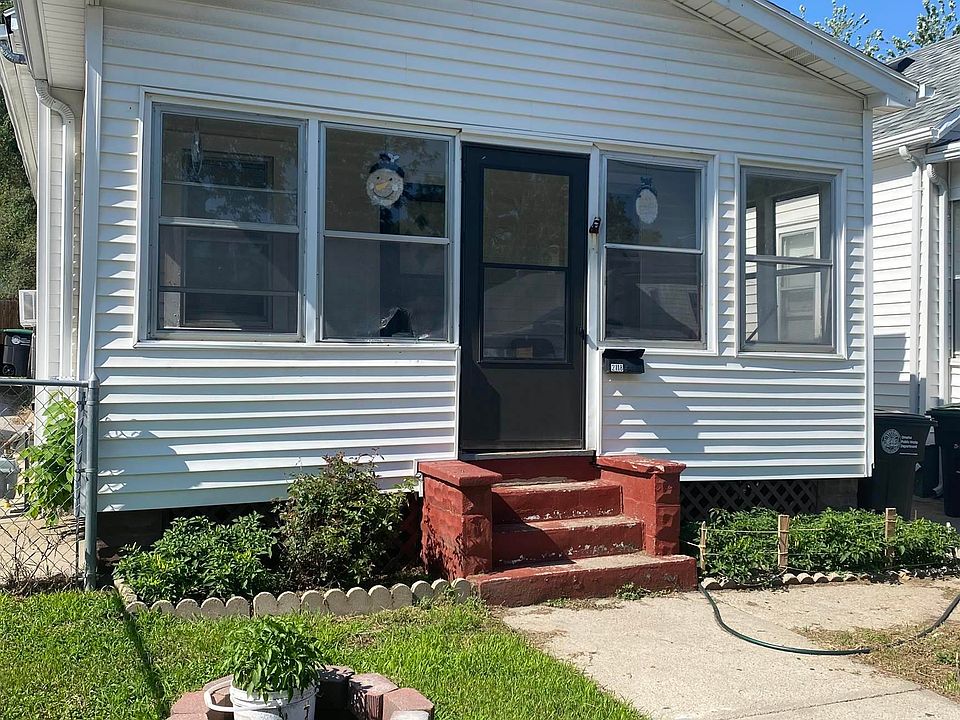 2nd image of 2118 Pierce St