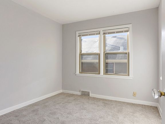 5th image of 4354 28th Ave S