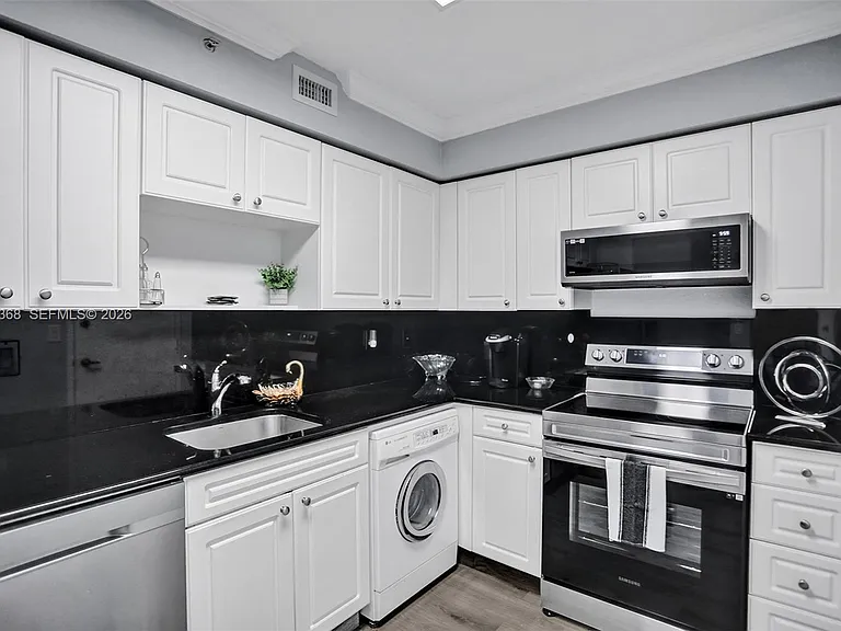 2501 S Ocean Dr #302 — Photo 10