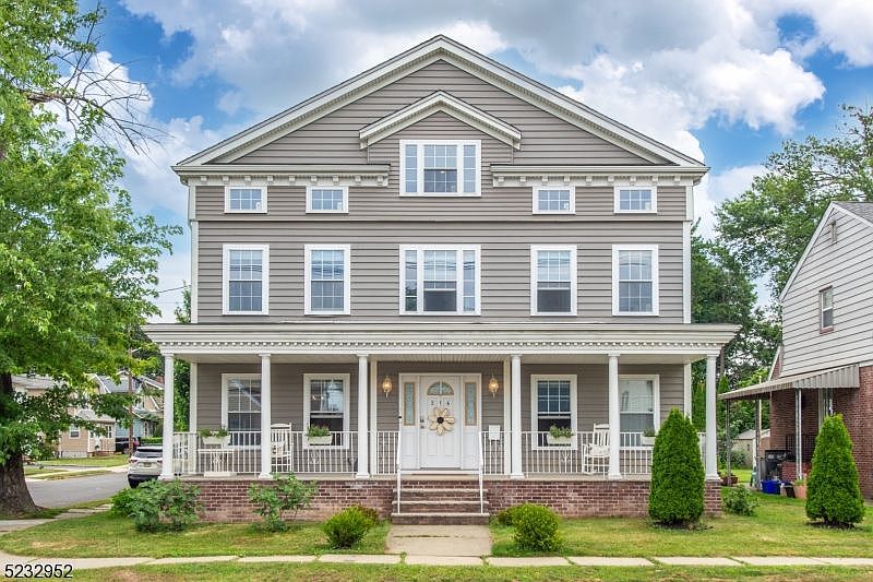 1st image of 216 Bloomfield Ave