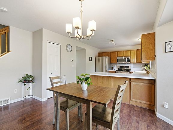 5th image of 2449 Anemonie Ct