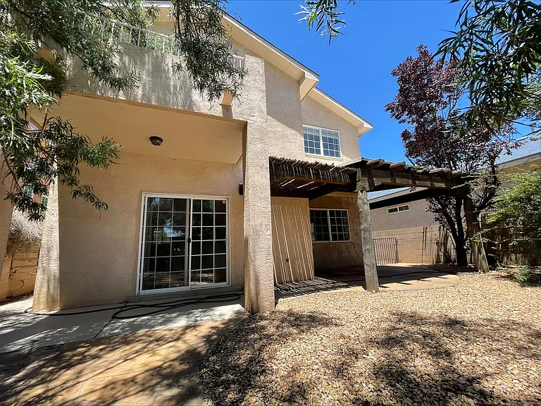7412 Peregrine Rd NE — Photo 31