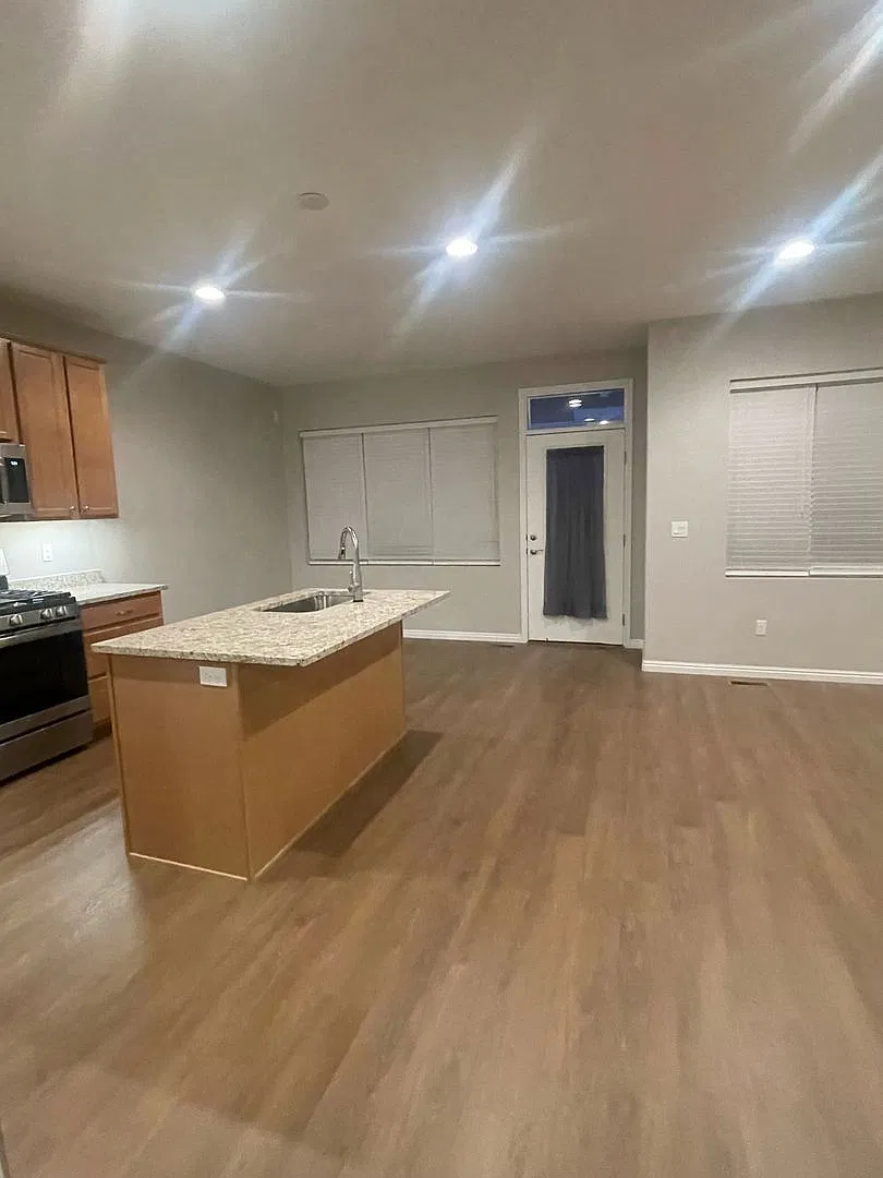 Beautiful Bluffdale townhome for rent! — Photo 2