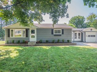 5 Pleasant St, Merrimack, NH 03054