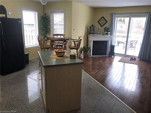 4th image of 2225 Lorraine Dr