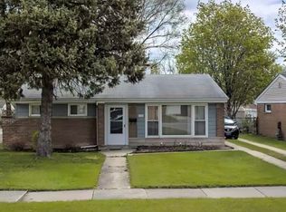 17241 Burnham Ave, Lansing, IL 60438