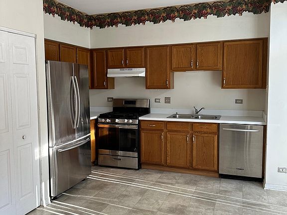 3rd image of 2812 Wheatland Ct