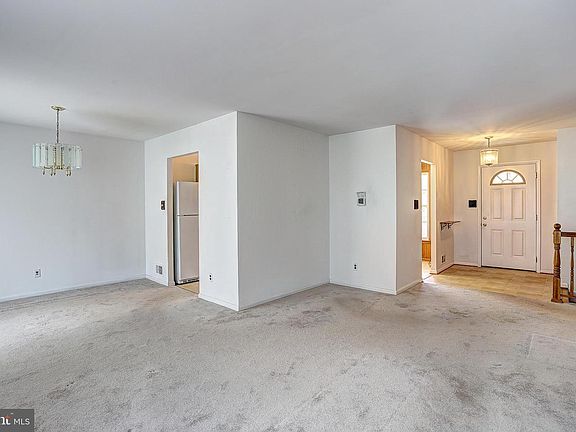 3rd image of 15810 Bradford Dr