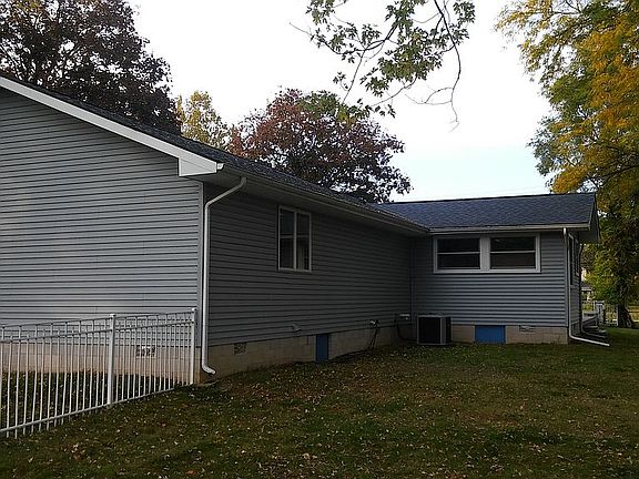 4th image of 1801 S John Hix St
