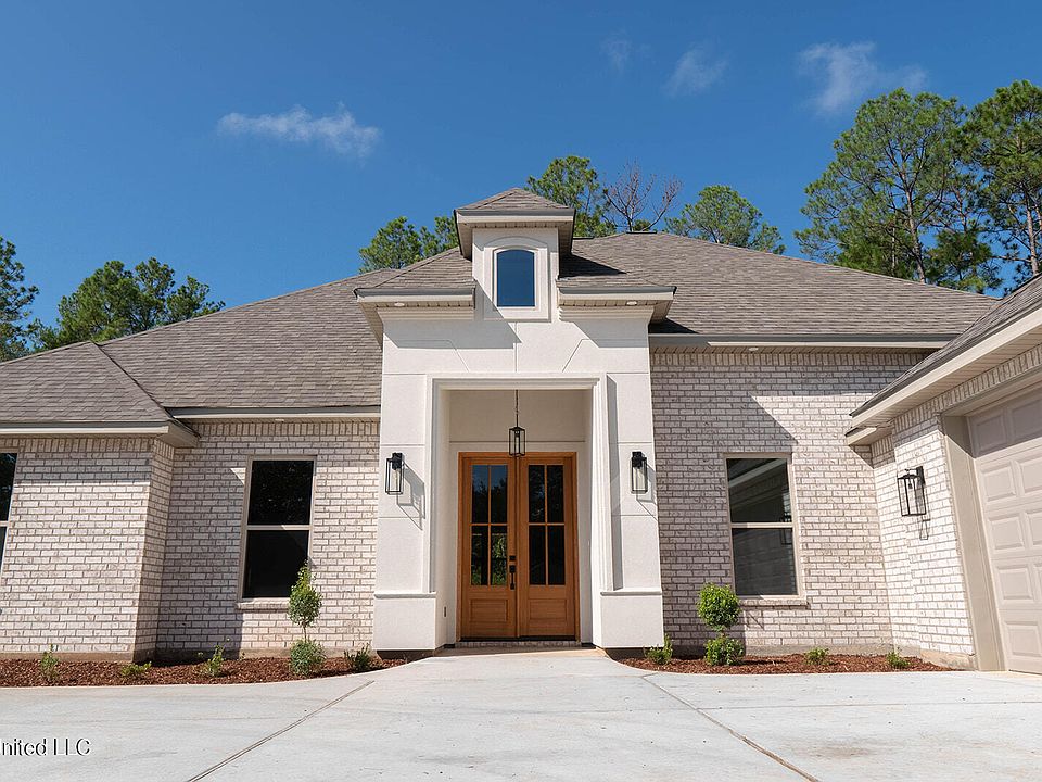 1st image of 84 Fox Pen Dr