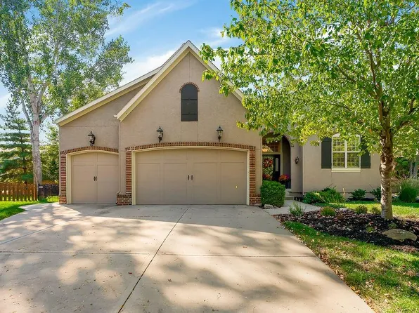 10237 Marion St, Lenexa, KS 66220