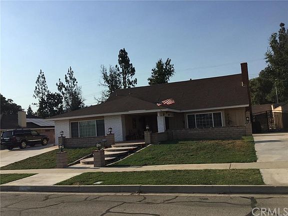 2nd image of 25780 Avalon Ave