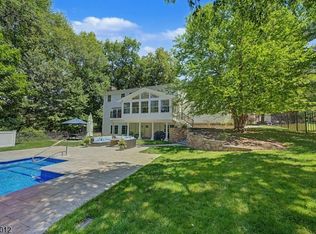 11 Goose Cove Ln, Ramsey Boro, NJ 07446