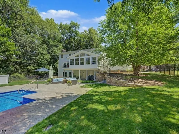 11 Goose Cove Ln, Ramsey Boro, NJ 07446