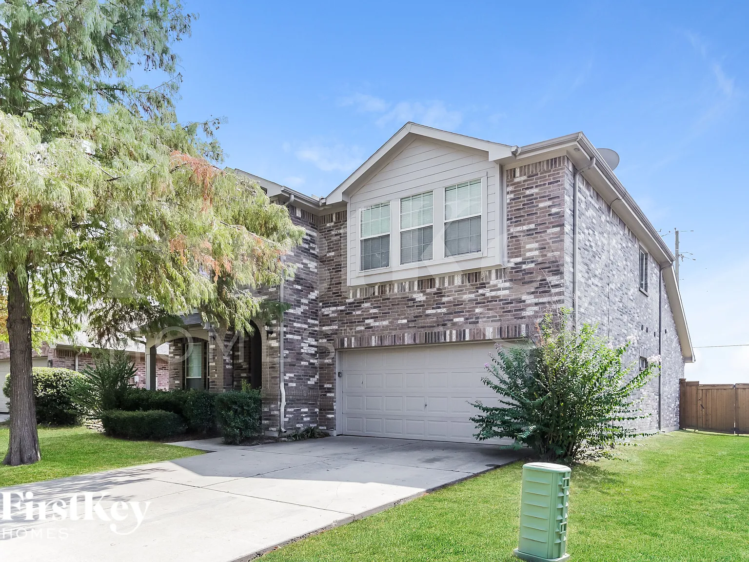 4 bed, 2.5 bath, 2772 sqft, $3,065 — Photo 2