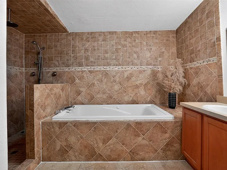 3240 Apfel Rd — Photo 25