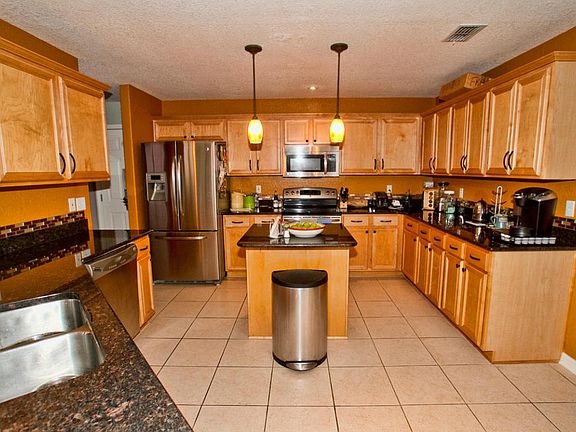 4th image of 306 Tequesta Dr