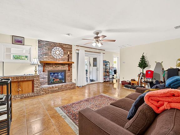 3rd image of 3949 NW 38TH PLACE