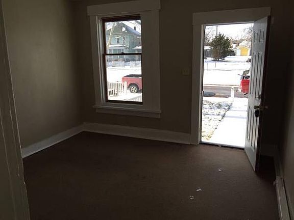5th image of 106 N Guilford Ave