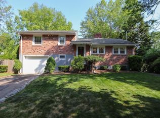 30 Gainsville Rd, Dedham, MA 02026
