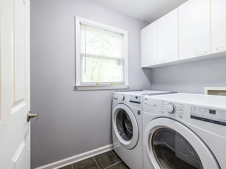 445 Loomis Ave SE — Photo 20