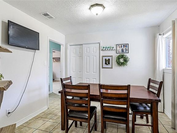 4th image of 119 Southpark Dr