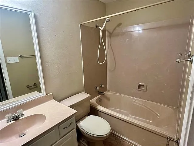 101 Moonraker Dr — Photo 13