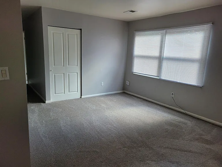 622 Oakwood Ave — Photo 8