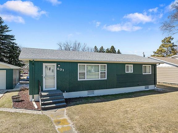 2nd image of 601 Harris Ct