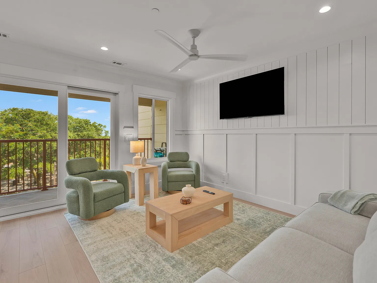 2 bed, 888 sqft, $3,500 — Photo 2