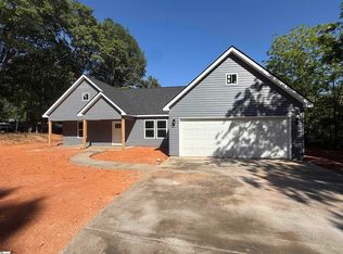 110 Friendly St, Fountain Inn, SC 29644
