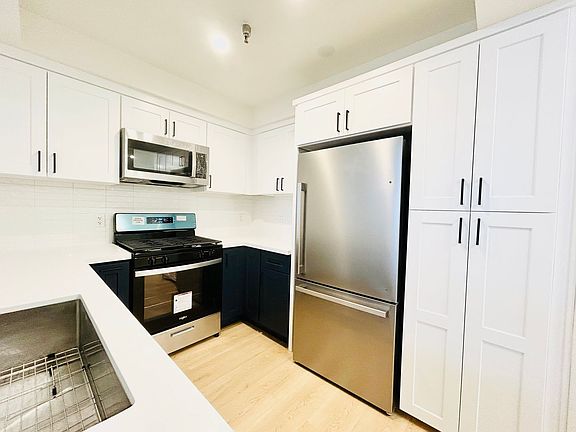 5th image of 3518 Dunn Dr APT 204