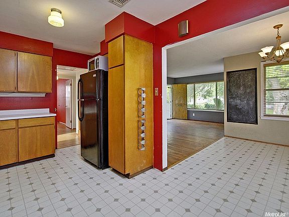 5th image of 4628 61st St