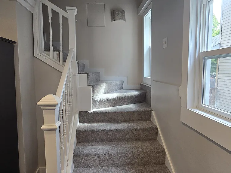 683 Maryland Ave W — Photo 20