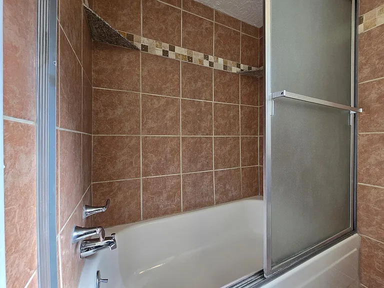 733 Columbia St — Photo 10